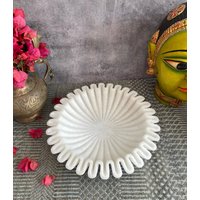 Reiner Weißer Marmor Urli, Dekorative Rüschen-Marmorschale, Blumenschale, Obstschale, Schmuckschale, Servierschale, Ringschale, Handgemachte Reiner Weißer Marmor Urli, Dekorative Rüschen-Marmorschale, Blumenschale, Obstschale, Schmuckschale, Servierschale, Ringschale, Handgemachte von jeyporesouvenirs