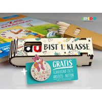 Du...bist 1. Klasse | Du ... Bist Schulkind Süße Geschenkidee Schokoriegel Geschenkbox Aus Holz Inkl. Duplo Einschulung Schulanfang von jipigo