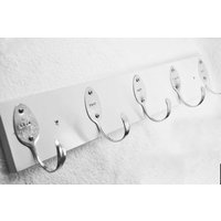 Personalisierte Löffel Haken Rack Recycled Vintage Silberbesteck von jjevensen