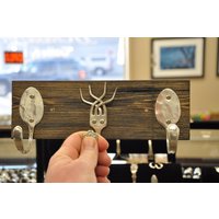 Vintage Besteck Haken Rack Mit 2 Teelöffeln Und Einem Style 008 Gabel Recycelt Silberbesteck von jjevensen