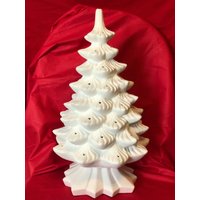 Sehr Seltene Keramik Atlantik Moulds Ornament Weihnachtsgeschenk Baum Und Sockel Mit Löchern Für Lichter in Biskuitporzellan Bereit Zum Bemalen Von von jmdceramicsart