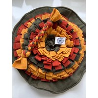 Handgenähter Schnüffelteppich in Rund Mit Herbstlichen Farben. Suchspaß Garantiert Handgenähter Schnüffelteppich in Rund Mit Herbstlichen Farben. Suchspaß Garantiert von jmpetplace
