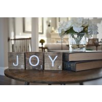 1-3 Freistehende Große Scrabble-Buchstaben-Holzblöcke Für Mantel, Regal, Tisch Oder Schreibtisch - Buchstabieren Sie Einen Beliebigen Namen Wort von jnjhandmade