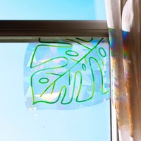 Monstera Blatt Ecke Suncatcher Aufkleber | Regenbogen Maker Sonnenfänger Natur Fensteraufkleber Pflanze Blattecke Home Inspo Monstera Blatt Ecke Suncatcher Aufkleber | Regenbogen Maker Sonnenfänger Natur Fensteraufkleber Pflanze Blattecke Home Inspo von joannabehar