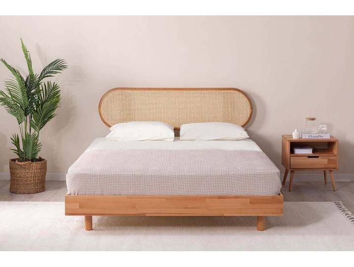 Elegantes Bettgestell aus Naturholz 120×200 cm Elegantes Bettgestell aus Naturholz 120×200 cm von jolondo