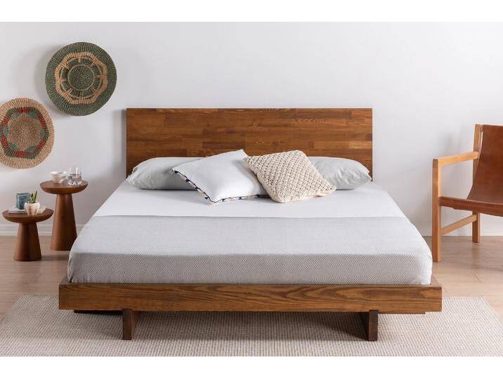 Massivholz-Bett mit natürlicher Eleganz 140x190 cm Massivholz-Bett mit natürlicher Eleganz 140x190 cm von jolondo