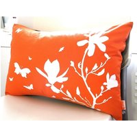 Begrenzte Zeit Verkauf Orange Magnolia Und Butterfies Rechteck Kissen von joom