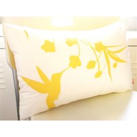 Gelbe Druck Auf Aus Weißer Baumwolle Kolibri Mit Eukalyptus-Rechteck-Kissen von joom