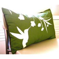Olivgrüner Kolibri Mit Eukalyptus Rechteck Kissen von joom
