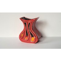 Handgemachte Platte Gebaut Rot Glasierte Keramik Und Glas Eingelegte Vase Innen Draussen von jostudio37