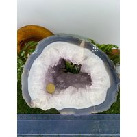 Roher Amethyst Mit Chalcedonhöhle - Natürliche Kathedralen-Geode, Sammlerkristall, Luxuriöses Wohndekor von jpmineralstone