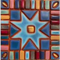 Bunte Handgemachte Amish Stern Quilt Muster Fliese/Wandplatte Blau + 22 K Gold Glasiertes Steingut - 5 "Quadratfliese von jtoblerpotterystore