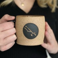 Sternzeichen Konstellation Zeichen Tasse - Gold Sterne Kostenloser Versand Horoskop 10 Oz Sternzeichen Konstellation Zeichen Tasse - Gold Sterne Kostenloser Versand Horoskop 10 Oz von juliaedean