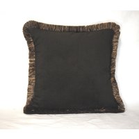 Großes Braunes Samtkissen Mit Goldrand Handgemacht in Usa von justtherightpillow