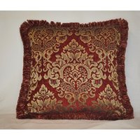Großes Gesticktes Chenille Damast Rot Und Gold Dekorative Kissen in Streifen, Einfarbige Andere Designs Mit Fransen Made Usa von justtherightpillow