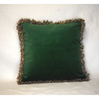 Grün Und Gold Samt Fransen Dekoratives Dekokissen Für Sofa von justtherightpillow