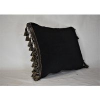 Schweres Baumwollgemisch Schwarzes Samt Rechteckiges Lendenkissen Mit Fransen Für Sofa Oder Stuhl Bett von justtherightpillow