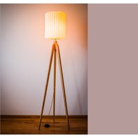 Tripod Stehlampe Dreibein Retro 60 - 70Iger Origami Design Floor Lamp Standard Lamp von kOnzeptreyhe