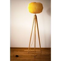 Tripod Stehlampe Dreibein Retro 60 - 70Iger Origami Design Floor Lamp Standard Lamp Tripod Stehlampe Dreibein Retro 60 - 70Iger Origami Design Floor Lamp Standard Lamp von kOnzeptreyhe