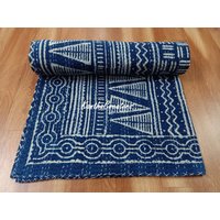 Blaue Indigo-Baumwolldecke, Handgenähte Decke, Wendbare Tagesdecke, King-Size-Bettwäsche, Handblockdruck, Kantha-Bettdecke, Winter-Überwurf von kanthacreators