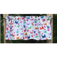 Frühling Schmetterling Weiß Volant Fröhlich Glücklich Regenbogen Aquarell Schmetterlinge Blumen Bauernhaus Küche Vorhang Topper T9/40 von karensbedandbath