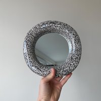 Funky Wandspiegel Aus Keramik Handgemachte Polka Dots von kartuzceramics