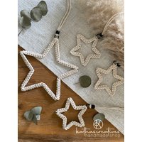 Makramee Weihnachtsstern | Boho Weihnachten Kinderzimmer Deko Weihnachtsdeko Für Fenster, Wand & Tür Zum Hängen Geschenkanhänger von kathascreatives