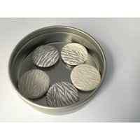 Grau Und Beige Zebra Druck Magnet Set von katiefavors