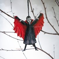 Halloween Vampir Hängende Dekoration Aus Holz, Doppelseitig, Hergestellt in Großbritannien. "Franz Der Vampir" von kayleighradcliffe