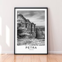 Petra Jordan Print Minimalist Home Travel Poster Wall Decor von kazaloop