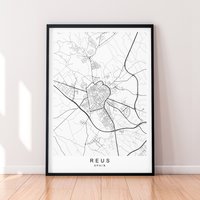 Reus Stadt in Katalonien Karte Spanien Druck Minimalist Poster Wand Dekor Reus Stadt in Katalonien Karte Spanien Druck Minimalist Poster Wand Dekor von kazaloop