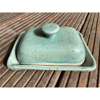 Handgetöpferte Butterdose von keramikmaedchen