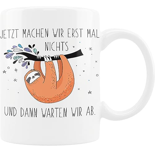 Tassensachen Lustige Faultier Tassen - Jetzt machen wir erst mal nichts und dann warten wir ab - lustige Kaffeetasse für Büro und Homeoffice aus Keramik in Weiß - ca. 330 ml spülmaschinengeeignet Tassensachen Lustige Faultier Tassen - Jetzt machen wir erst mal nichts und dann warten wir ab - lustige Kaffeetasse für Büro und Homeoffice aus Keramik in Weiß - ca. 330 ml spülmaschinengeeignet von Tassensachen
