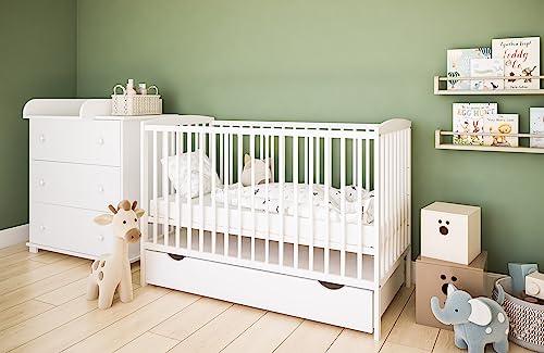 kiki design Babyzimmer Set Love mit Babybett und Wickelkommode, Babybett mit Matratze und Schublade aus Kieferholz, Weiss von kiki design