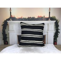 Deko Kelim Kissen, Schwarzer Bezug, Gestreiftes Sofakissen, Handgewebtes Biokissen, Euro-Scheinbezug, 20x20 Zoll 3362 von kilimpillowkingdom