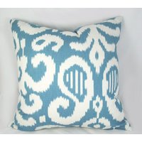 Duralee - Fergana Blau Ikat Dekorative Kissen Kissenbezug Akzent Werfen Weiß von kimoleydecor