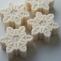 Schneeflocken Kerze Aus 100% Rapswachs | Weihnachtskerze von kimsinutishop