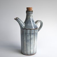 Große Öl-/Essigflasche Mit Facetten Und Effektglasur von kleiwerk