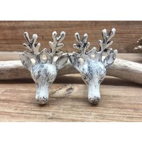 Set Von 2 Distressed Creamy Weiß Geweih Hirschkopf Metall Knauf - Schublade Pull Natur Buck Doe Wald Thema Hunter Mancave Kinderzimmer von knobpologie