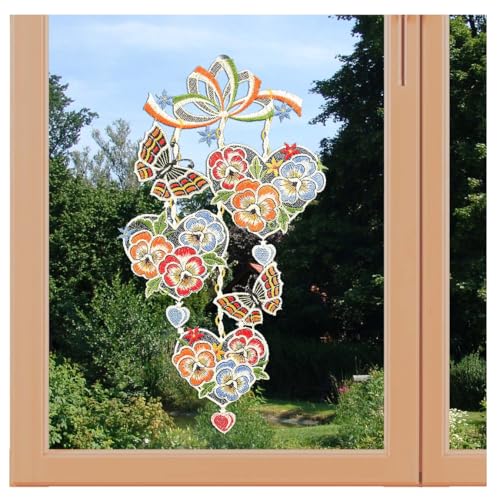Fensterbild Frühlingsherzen mit Schmetterling Vogtländische Spitze 34 x 20 cm | farbenfrohes Spitzenbild für Frühling und Sommer | Geschenkidee kleine Herzen bunte Veilchen in blau rot orange von kollektion MT