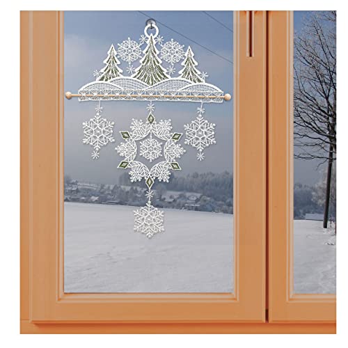 Fensterbild Winterwald mit silbernen Schneeflocken Windspiel aus Vogtländischer Spitze | Weihnachtsdeko mit Tannen weiß, Silber, grün | Höhe x Breite 33 x 23 cm | Spitzenbild inkl. Saughaken von kollektion MT