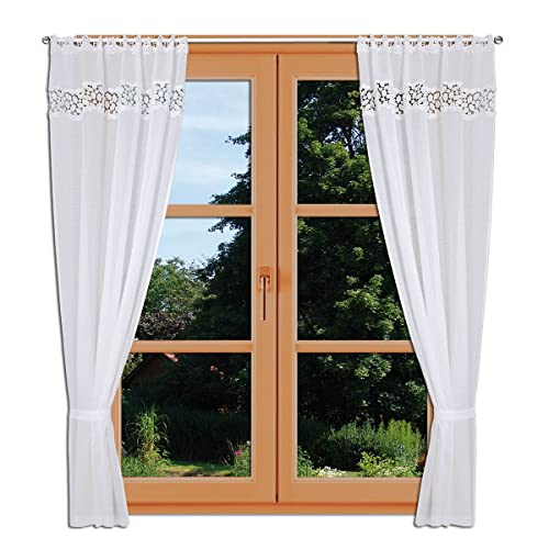 Seitenschalgarnitur Carmelita Vogtländische Spitze weiß | 4-teiliges Vorhang-Set 2 Dekoschals und 2 Raffhalter | Übergardine mit Stangendurchzug und Stickerei-Einsatz handgefertigt HxB 175 x 90 cm Seitenschalgarnitur Carmelita Vogtländische Spitze weiß | 4-teiliges Vorhang-Set 2 Dekoschals und 2 Raffhalter | Übergardine mit Stangendurchzug und Stickerei-Einsatz handgefertigt HxB 175 x 90 cm von kollektion MT