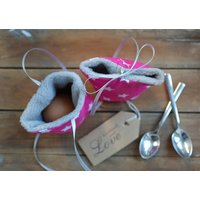 Eierbecher Eierwärmer Pink Sterne Two in One Utensilo Für Frühstückseier Osterdeko Ostergeschenk Ostern Frühstückstisch Baumwolle Fleece Eierbecher Eierwärmer Pink Sterne Two in One Utensilo Für Frühstückseier Osterdeko Ostergeschenk Ostern Frühstückstisch Baumwolle Fleece von kornblumeManufaktur