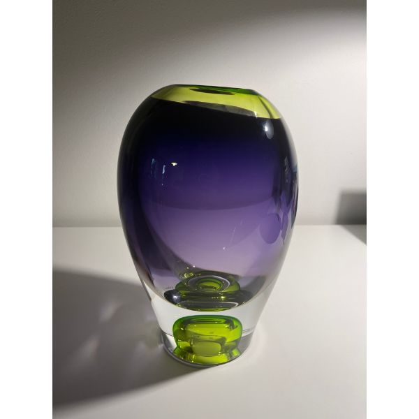 Vision Vase von Göran Wärff (lila/grün), kosta boda von kosta boda