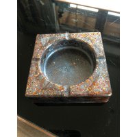 Aschenbecher Kunstharz Grau/Kupfer Glitzer Aschenbecher Kunstharz Grau/Kupfer Glitzer von krEVAtiv