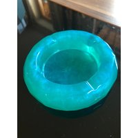 Aschenbecher Kunstharz Smaragdgrün von krEVAtiv