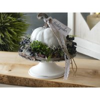 Herbstdeko Kürbis Herbstzauber Metallschale Mit Fuß Shabby Weiß Grün Blau " Tischdeko Heidekraut Heidelbeeren von kranzundco
