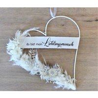 Trockenblumenkranz Herz Lieblingsmensch Fensterdekoration Valentinstag Frühling Metallkranz Creme Beige Weiß Fensterkranz von kranzundco