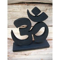 Om Zeichen Aus Holz von kuhara