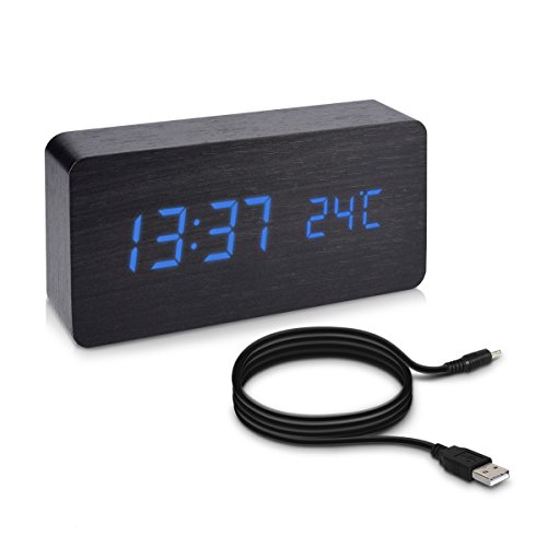 kwmobile Wecker Uhr in Holzoptik digital - Digitalwecker Anzeige von Uhrzeit Temperatur Datum - Alarm Clock mit USB Kabel in Schwarz mit blauen LEDs von kwmobile
